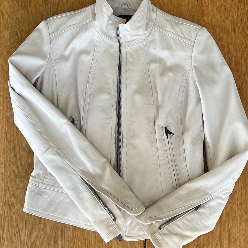 Super soft leather barely worn june jacket cream color beautiful detail